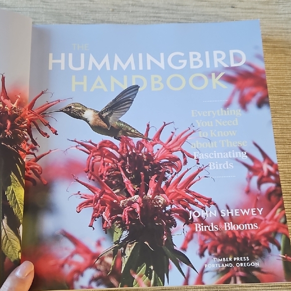 Hummingbird Handbook Coffee Table Book. - Picture 5 of 6